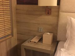 -西安大雁塔科技大学地铁站亚朵酒店