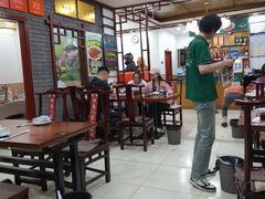 -湖南人家湘菜馆(镇江路店)