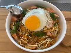 三文鱼波蛋泡菜谷物饭-Papa Razzi西餐厅