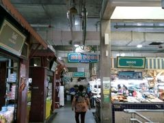 -班赞海鲜市场胖阿姨加工点