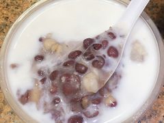 红豆西米鲜奶-百花传统甜品店(原址店)