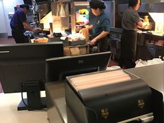 -麦当劳(中山公园龙之梦店)