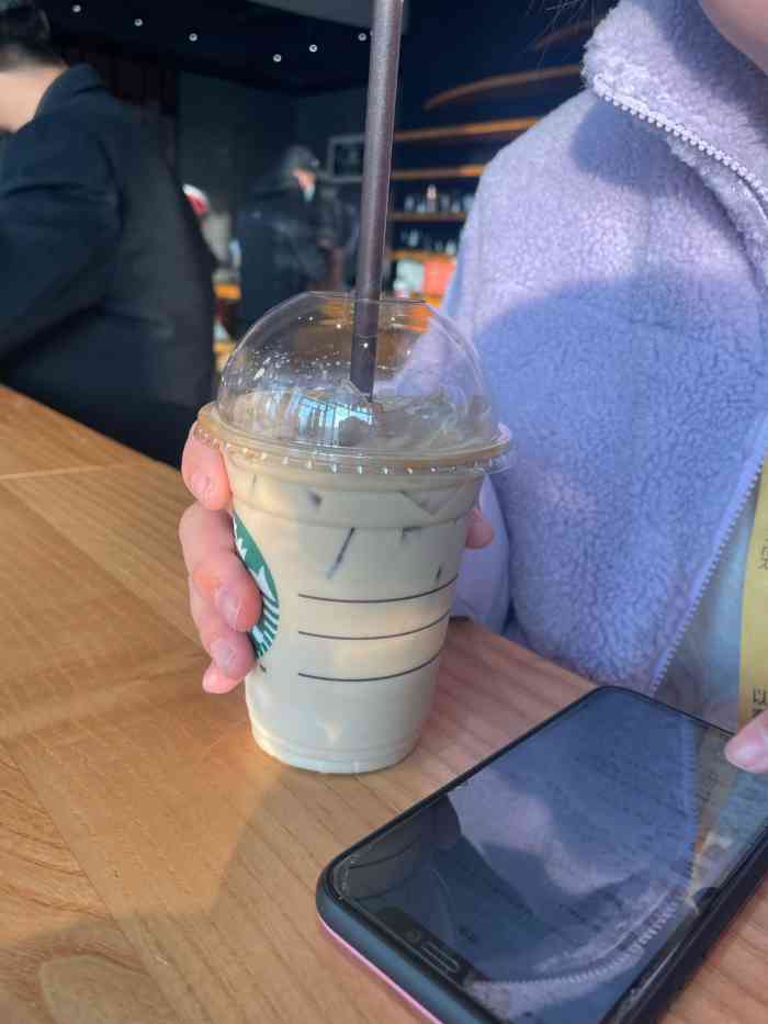 星巴克(蚌埠万达店)-"在这个城市,星巴克的服务确实是领先的.