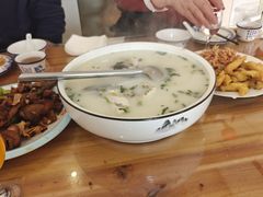 奶汤鱼头-美顺香食府鱼头老店(雪野湖店)