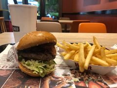 -The Habit Burger Grill 哈比特汉堡(爱琴海店)
