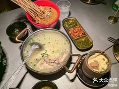 -何师烧烤Pro ·江湖川菜·小龙虾·精酿(太古里旗舰店)