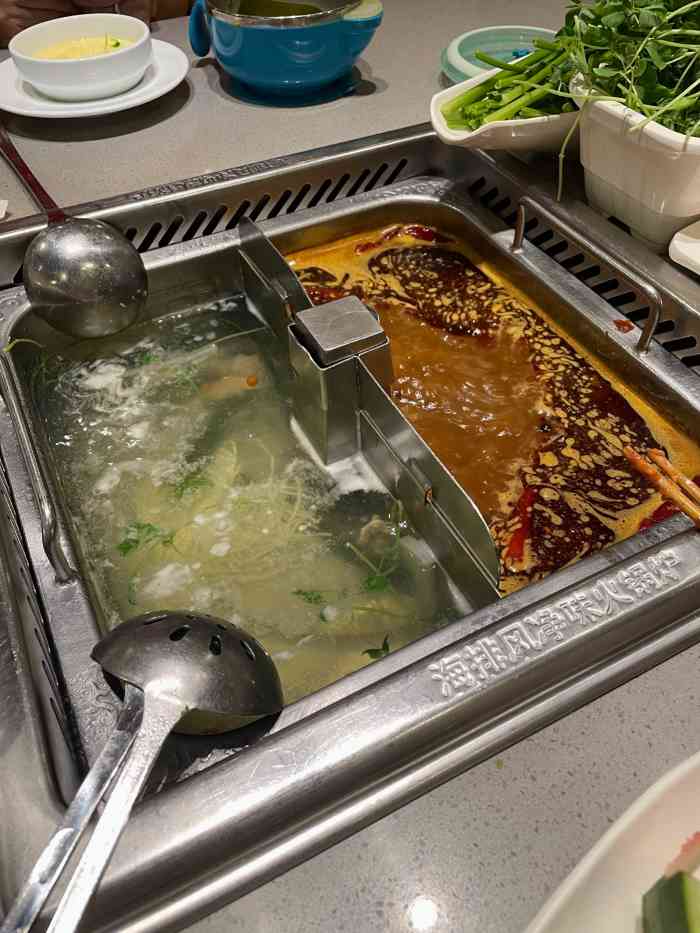 17:50打分06150/人海底捞合生汇店终于开业了,已90等了好久了