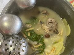 -鲁朗纳麦石锅鸡庄园