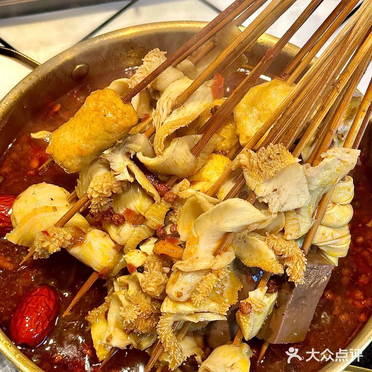 杭州西湖边东北烤串！人生建议：吃货币吃！！