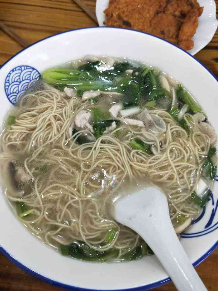 一品鲜面馆-"是开在小菜场旁边的一家面馆,位置很好找,.