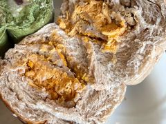 芋泥肉松软欧-Juicy Bakery(大学路店)