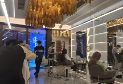 大厅-3AM HAIR SALON烫发染发接发