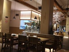 -蜜桃餐厅·伴山(湖滨商业街店)