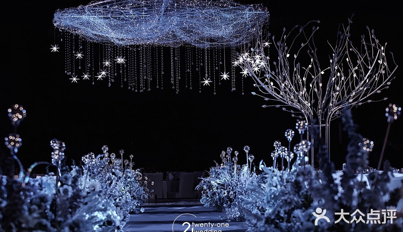 金光闪闪的星河婚礼,不一样的星系风格