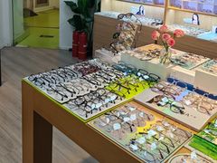 -天空之镜眼镜店蔡司依视路配镜授权零售店(望京颐堤港店)