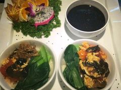 -西安大雁塔科技大学地铁站亚朵酒店