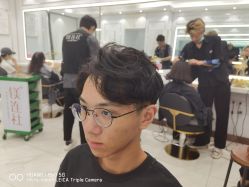 -镁连社·美联社