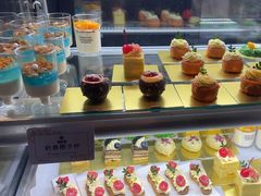 -雍容荟帝王蟹活龙虾展台自助(IFS黑金店)
