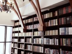 -钟书阁(松江泰晤士小镇店)