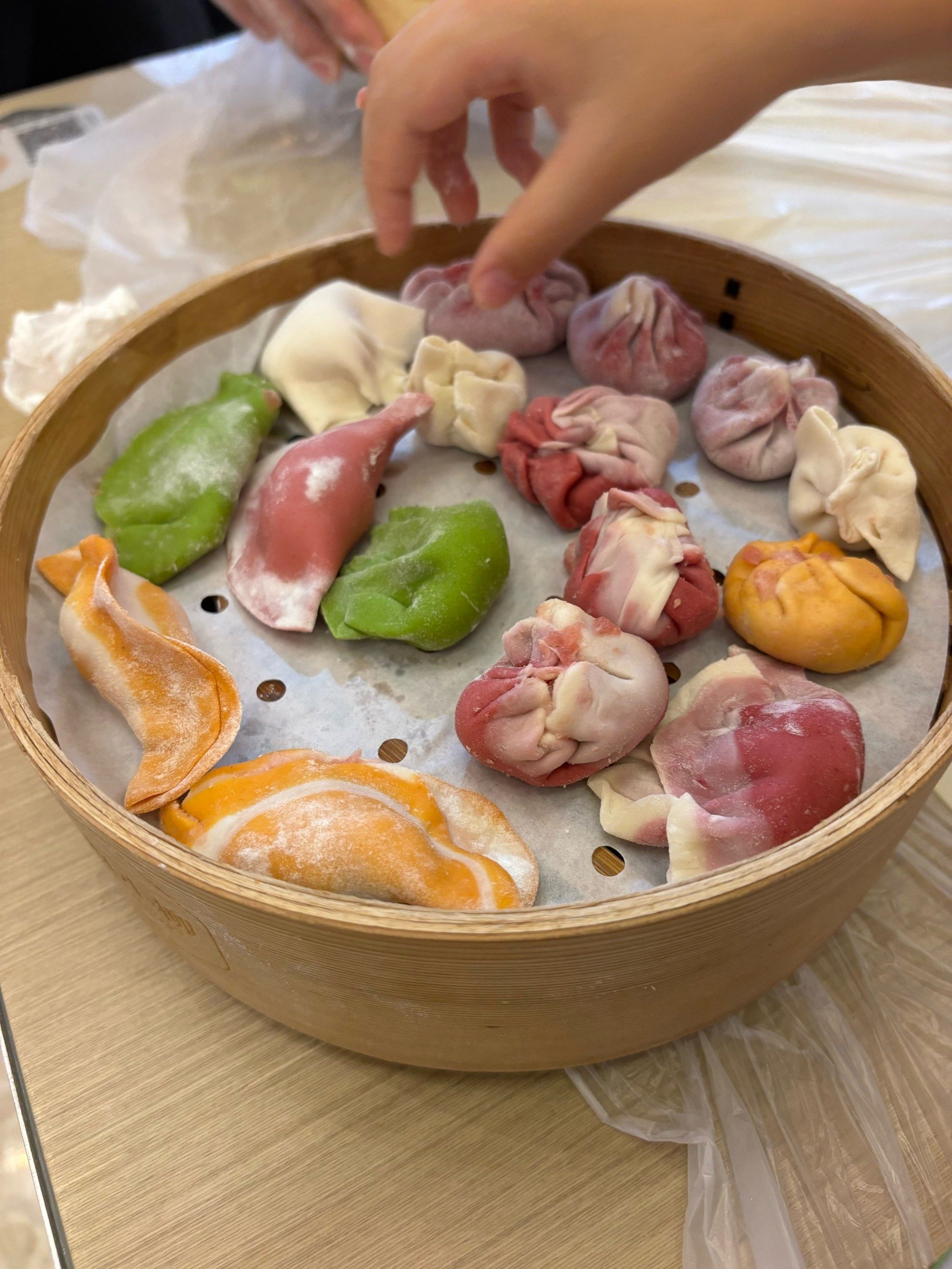 彩虹小笼包