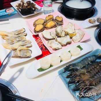 「粤滚粤掂·老广煲仔粥(太古仓店)」「顶级牛肉拼盘」