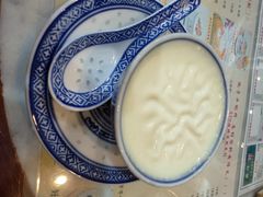 -广信牛奶甜品世家(台东店)