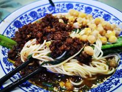 -渝之汇牛肉豌杂面