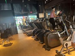 -VLines耀能运动24小时·月付制健身(京广桥店)