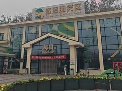 -窦店服务区-停车场