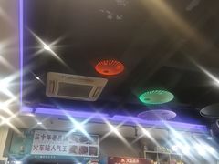 -老街烧烤大排档·地道湖北菜·龙虾馆(汉口火车站店)
