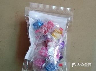 奶酪糖  那天在网上瞎晃悠，就被小小的迷你奶酪糖给吸