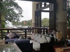 -亚龙湾喜来登·美景台大堂吧
