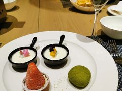 -上海临港美爵酒店·铃兰西餐厅