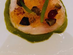 真鲷鱼刺身配豆苗佐芝士汁-Jean Georges