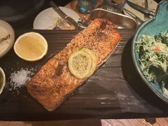 现烤三文鱼-THE CANNERY&JUJU 新鲜海鲜·牛排美食酒廊