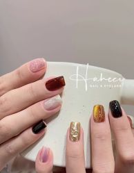 -花岐款式专研健康美甲沙龙