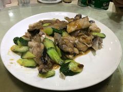 生炒鱼头-广迎居老正兴菜馆