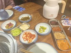 -明洞阿姨·韩式酱蟹烤肉·创意料理(三元桥店)