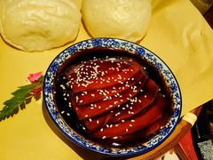 酒酿馒头配扣肉-卯时·龙光雅宴·精致锡帮菜(惠山古镇店)