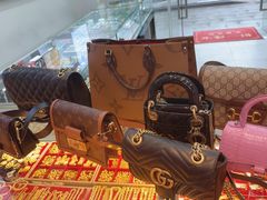 -恒一珠宝·回收黄金钻石奢侈品(灵岩南路店)