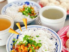 -高师傅特色米粉汤包(建设路店)