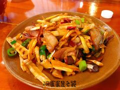 苗家腊肉炒春笋-苗湘食府(十年店)