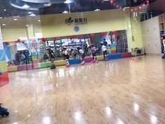 -米高蓝斯克国际轮滑中心(中铁建店)