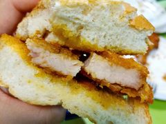 猪扒包-胜利茶餐室