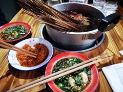 -咏勝锑锅麻辣烫(净居寺路总店)