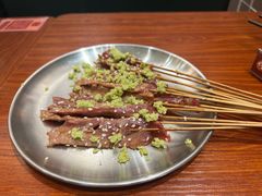 -何妹湿辣牛肉·粤式烧烤砂煲(桂雅路店)