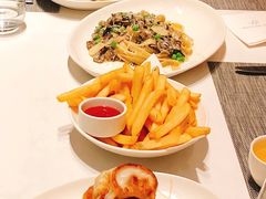 香脆薯条-WOLFGANG PUCK KITCHEN & BAR(迪士尼小镇店)