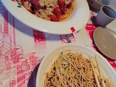 -肥肥虾庄·金牌油焖大虾(汉街SKP店)