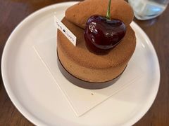 酸樱桃巧克力慕斯-Ten Olives甜点