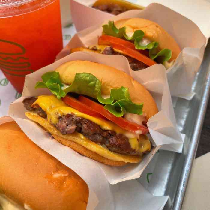 4成为第一个点赞的人1保命要紧3月2日 0:31打分想吃了很久的汉堡真的